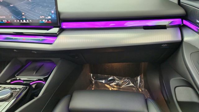 Used 2025 BMW i5 xDrive40 w/ M Sport Package image 37