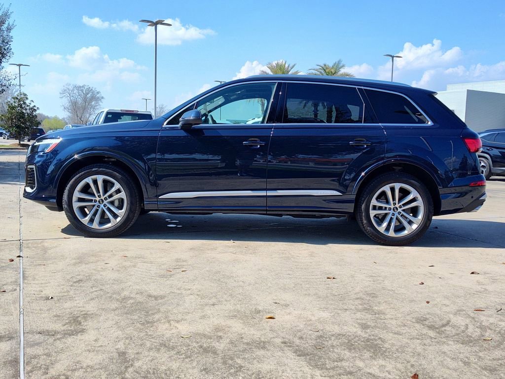 Certified 2025 Audi Q7 2.0T Premium w/ Convenience Package AWD/4WD image 4