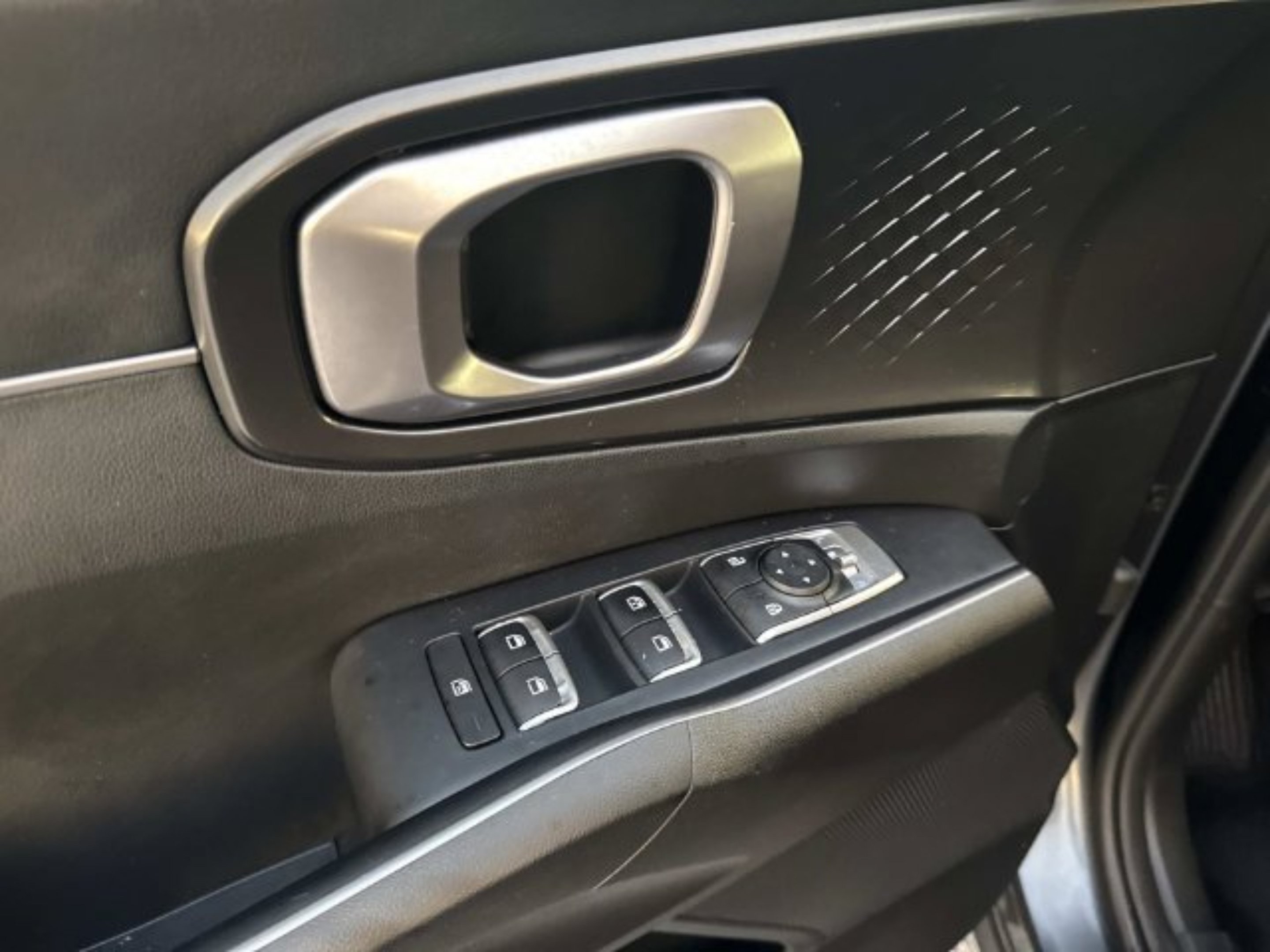 Used 2021 Kia Sorento LX FWD image 12