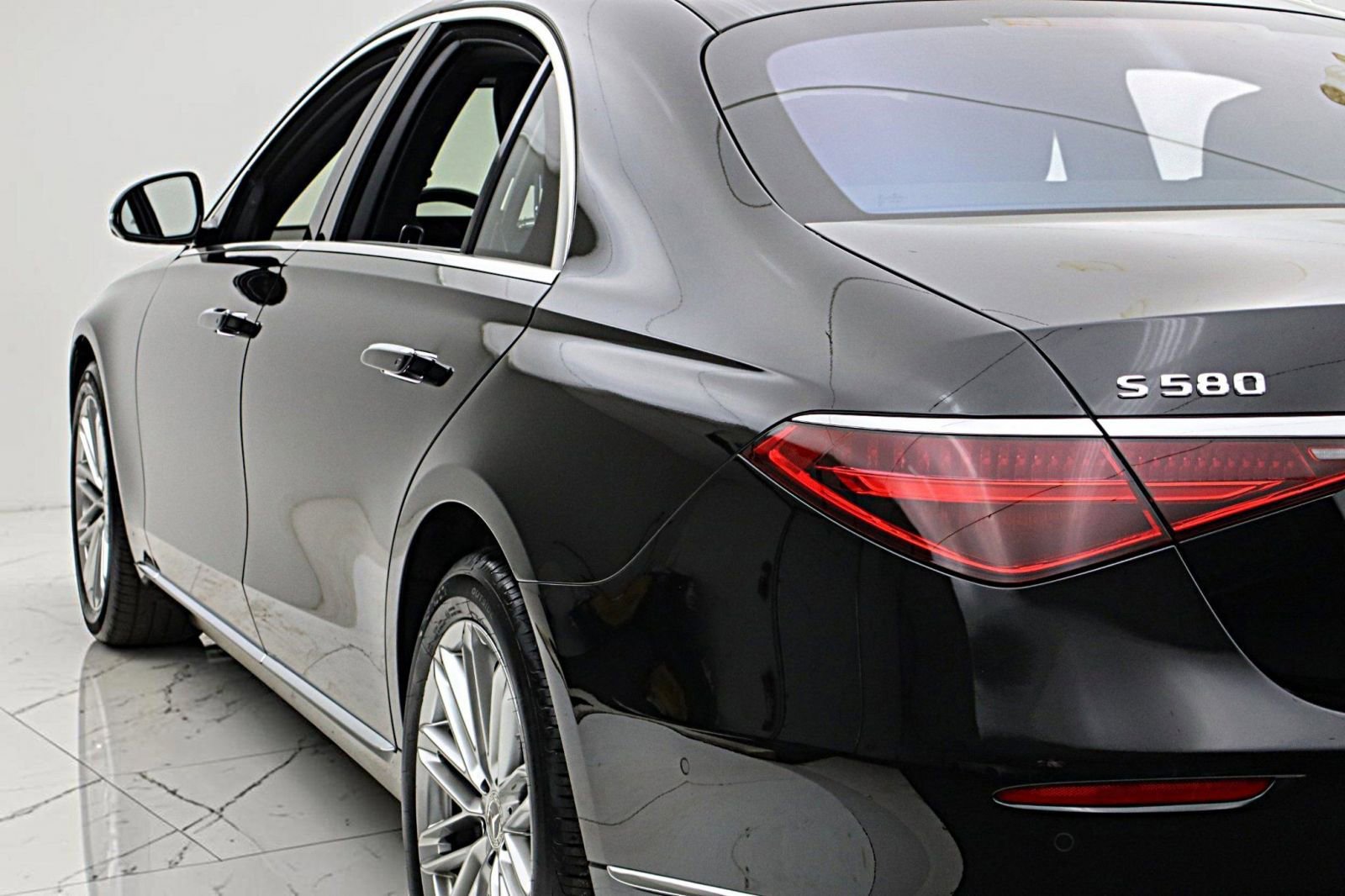 Used 2023 Mercedes-Benz S 580 4MATIC Sedan image 9