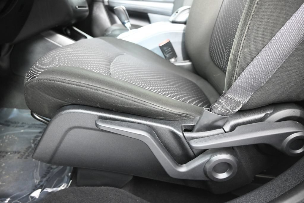 Used 2020 Dodge Journey SE w/ Blacktop Package FWD image 19
