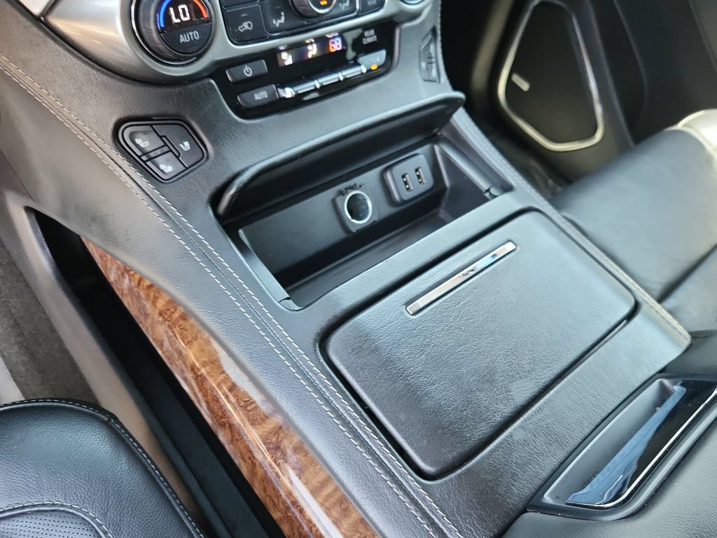 Used 2018 Chevrolet Suburban Premier AWD/4WD image 25