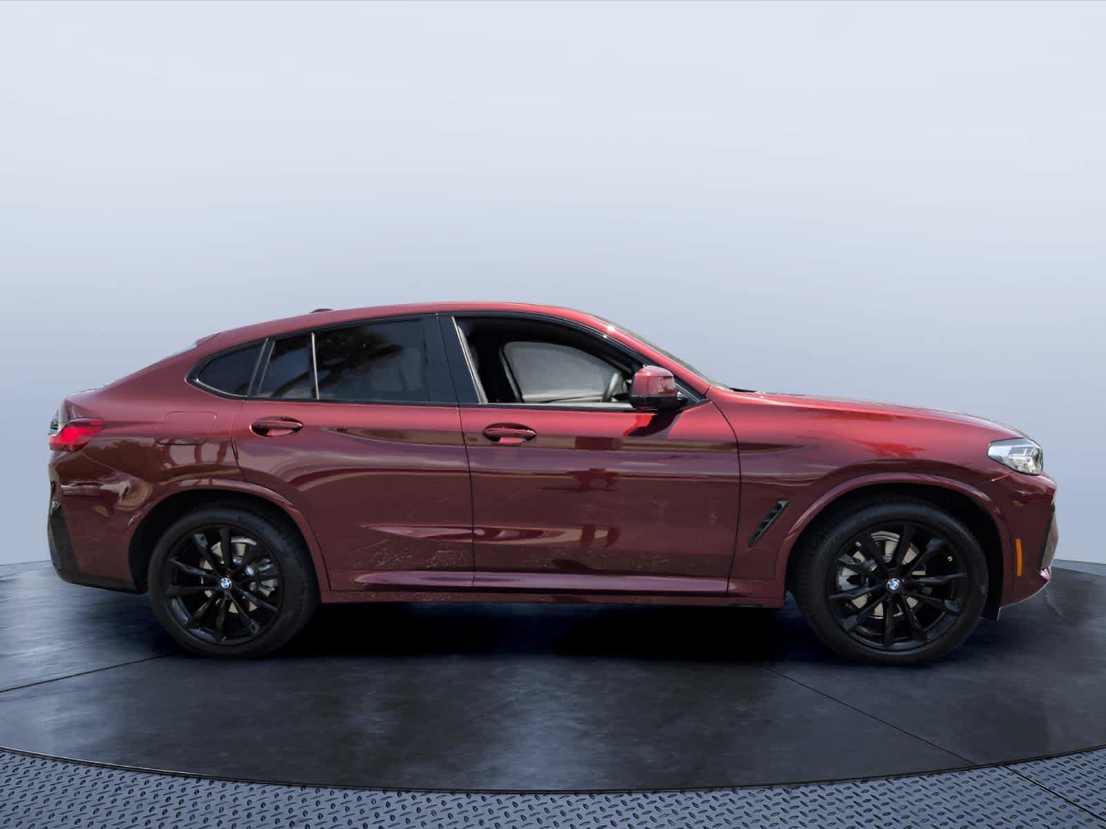 Used 2025 BMW X4 xDrive30i w/ Premium Package AWD/4WD image 7