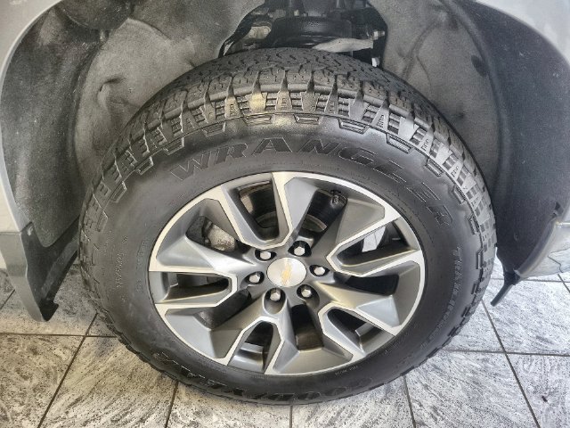 Used 2023 Chevrolet Silverado 1500 LT AWD/4WD image 10