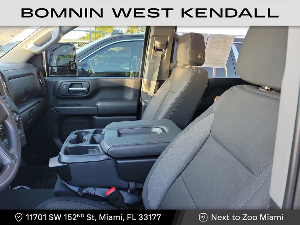 Used 2025 Chevrolet Silverado 2500 Custom w/ Custom Value Package image 9