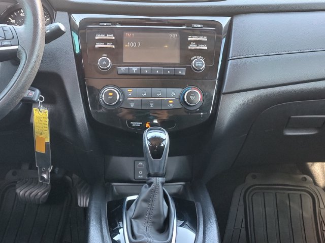 Used 2017 Nissan Rogue S FWD image 13