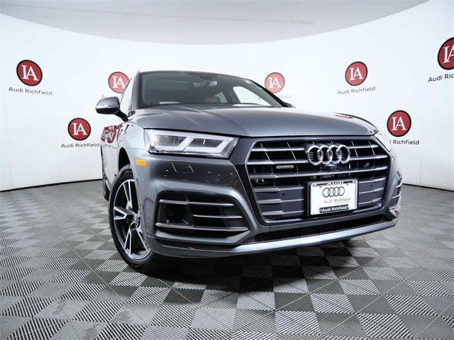 Used 2020 Audi Q5 e Prestige w/ Prestige Package image 2