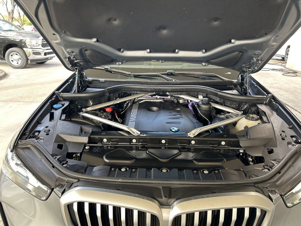 Used 2024 BMW X5 xDrive40i image 11