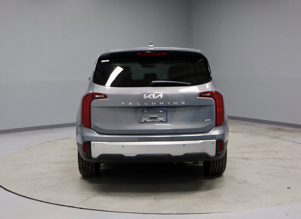 Used 2023 Kia Telluride LX image 10