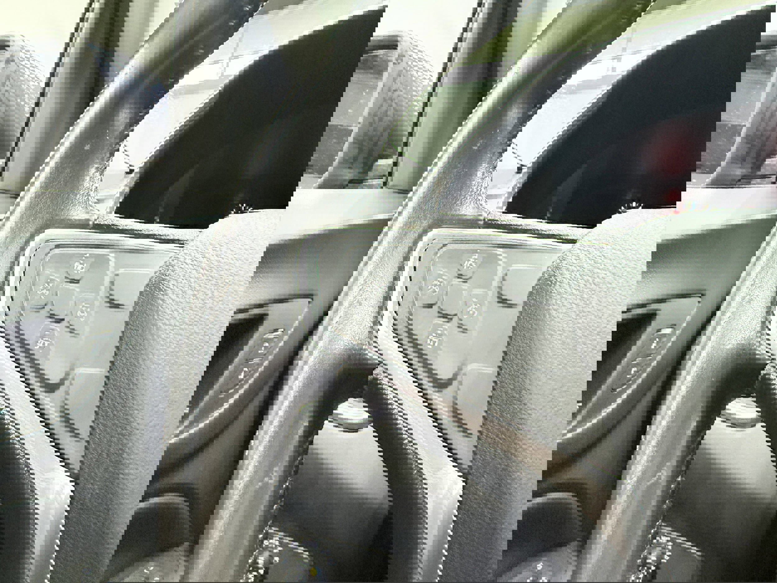 Used 2018 Chevrolet Equinox LT image 16