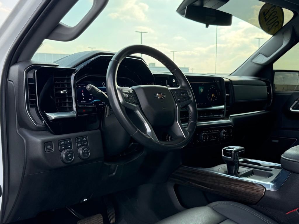 Used 2022 Chevrolet Silverado 1500 RST w/ Convenience Package II image 11