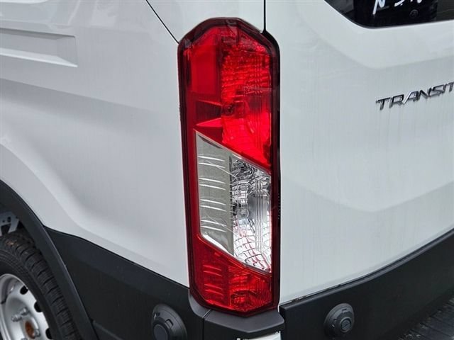 New 2024 Ford Transit 250 148 Medium Roof w/ Load Area Protection Package RWD image 9