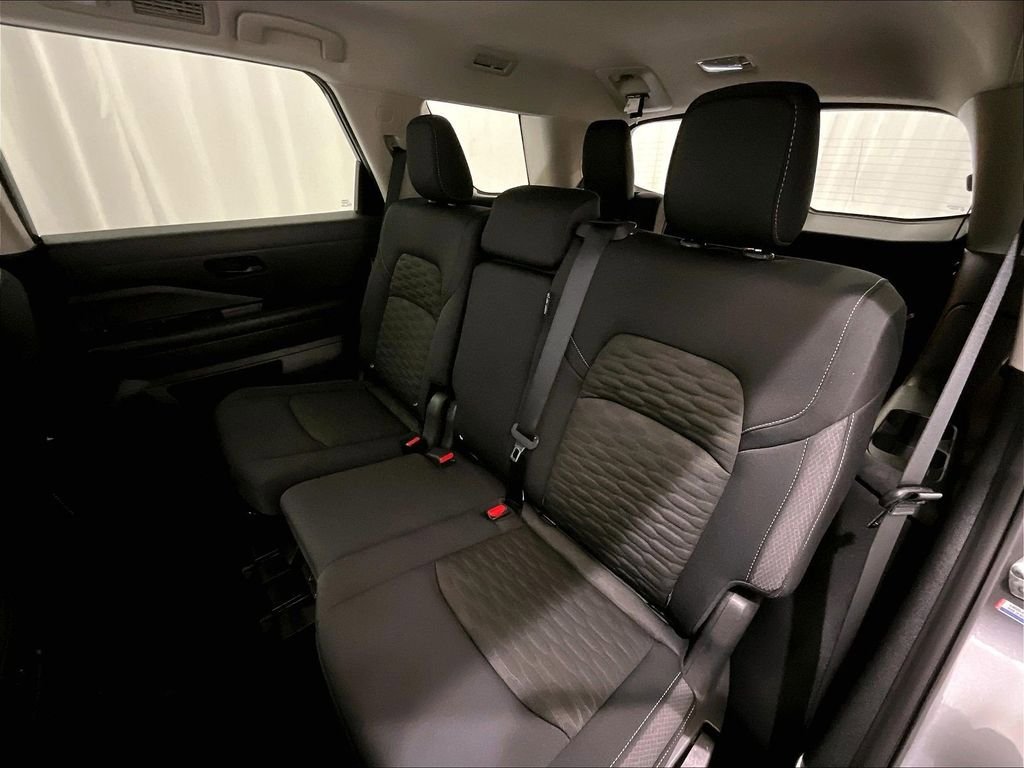 Used 2024 Nissan Pathfinder S AWD/4WD image 15