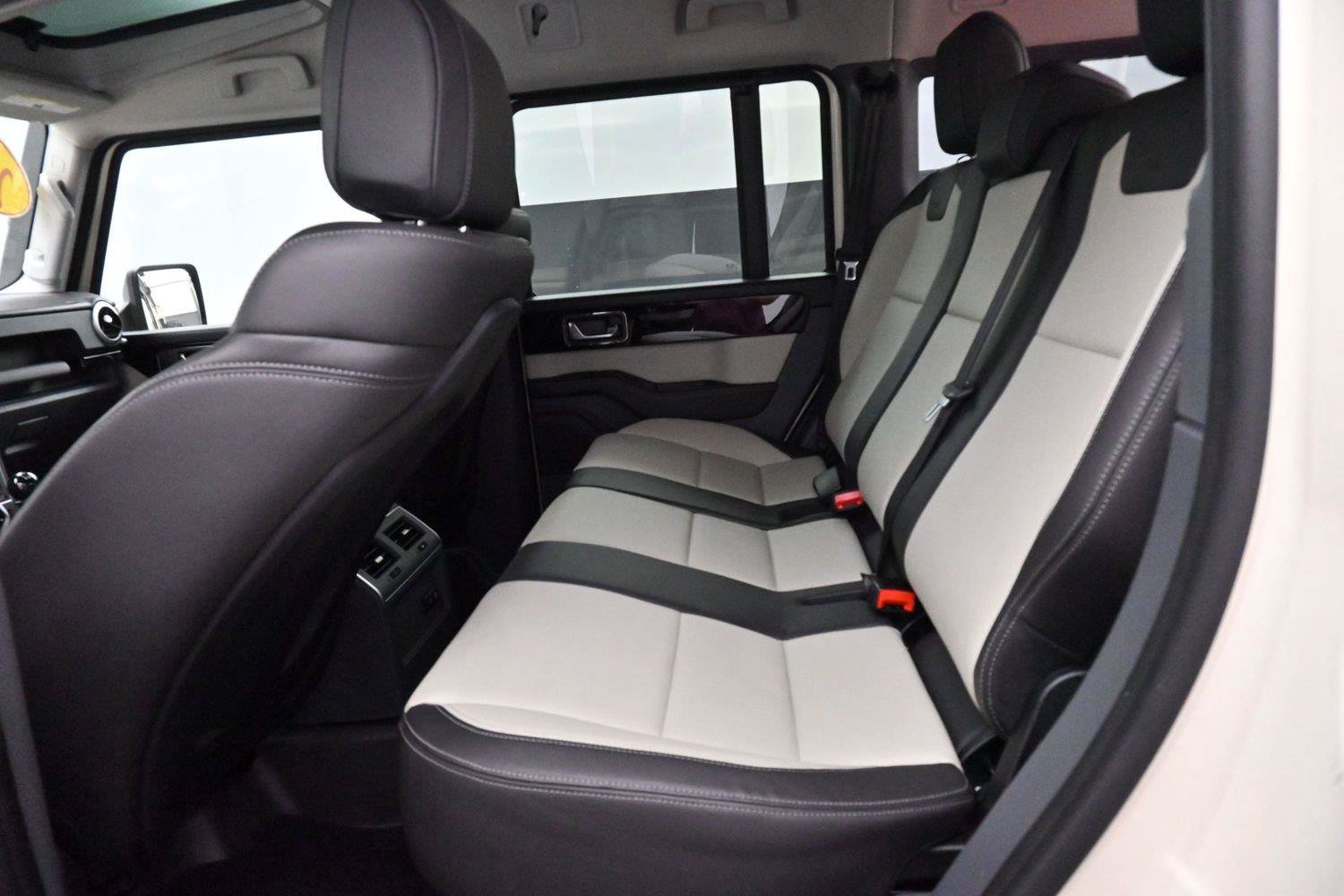 Used 2024 INEOS Grenadier Station Wagon AWD/4WD image 29
