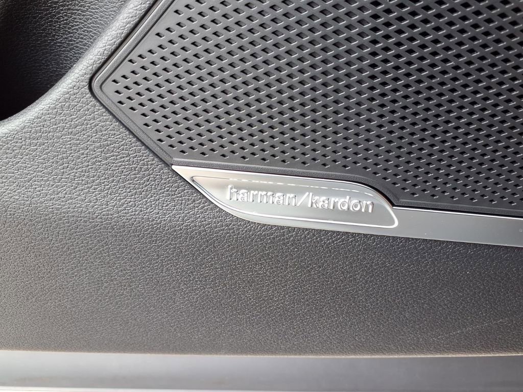 Used 2025 Kia Sportage SX image 20