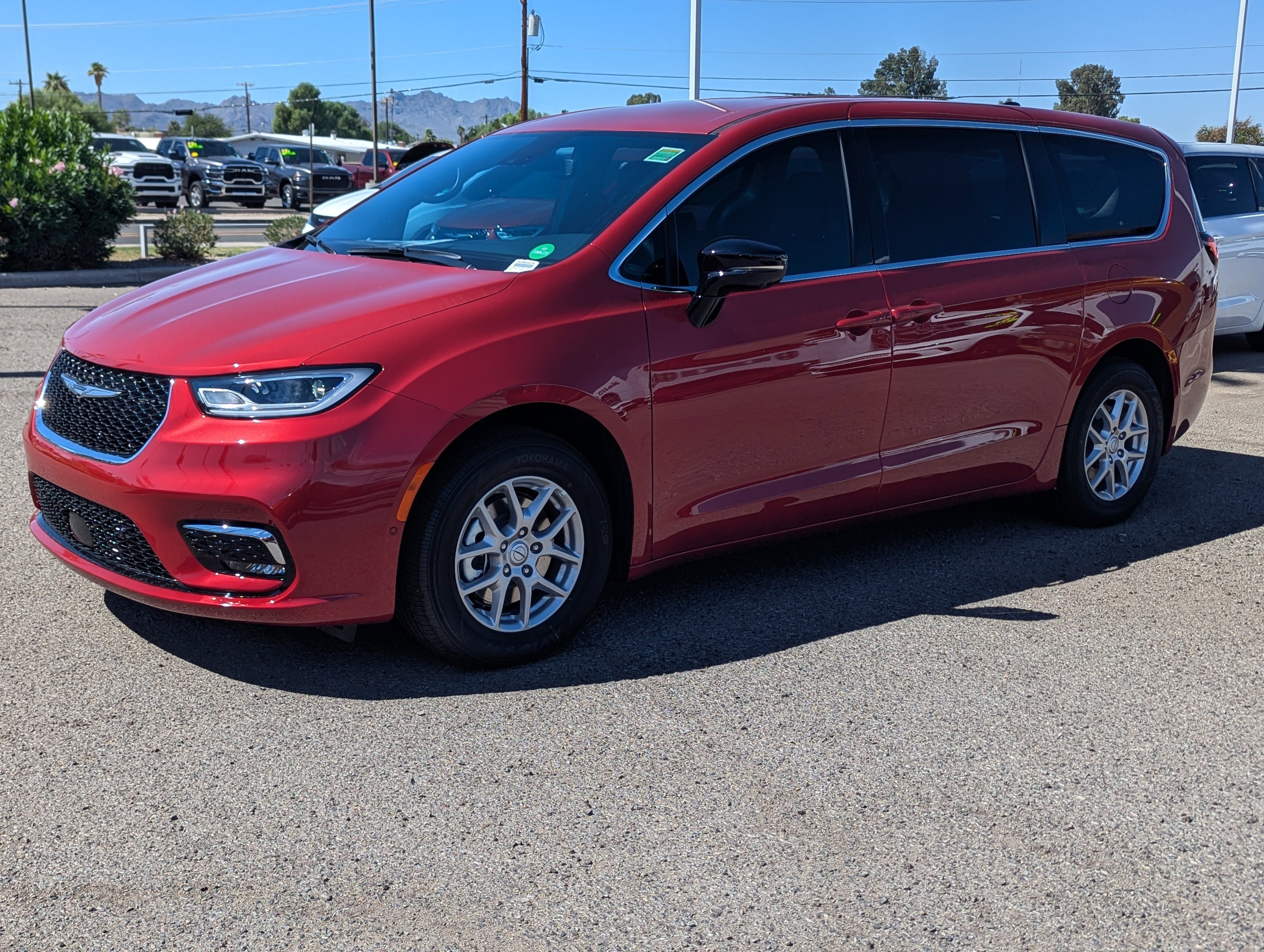 New 2026 Chrysler Pacifica Select image 5