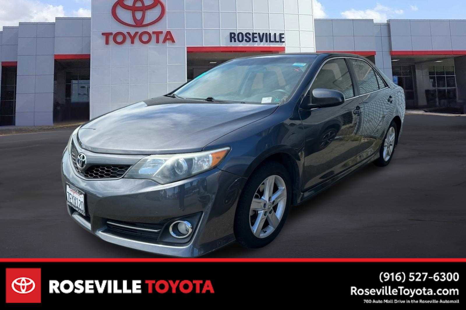 Used 2014 Toyota Camry SE FWD image 1