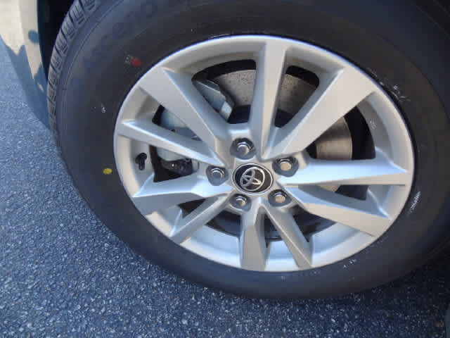 Used 2025 Toyota Camry LE FWD image 29