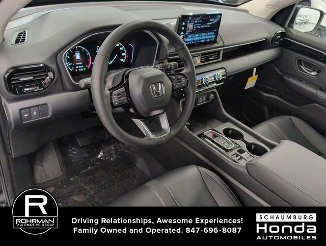 New 2025 Honda Pilot Touring image 4
