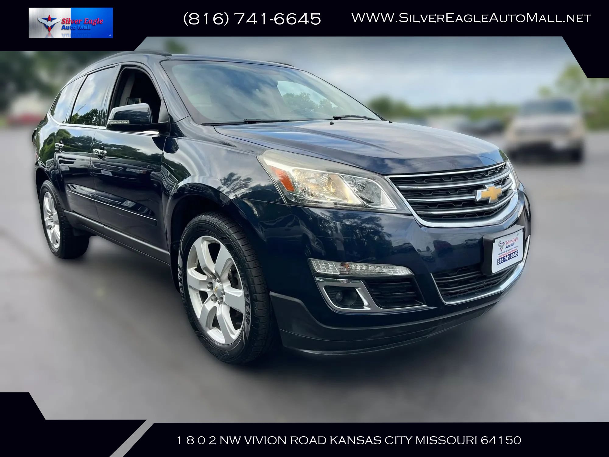 Used 2017 Chevrolet Traverse LT w/ Style and Technology Package AWD/4WD image 3