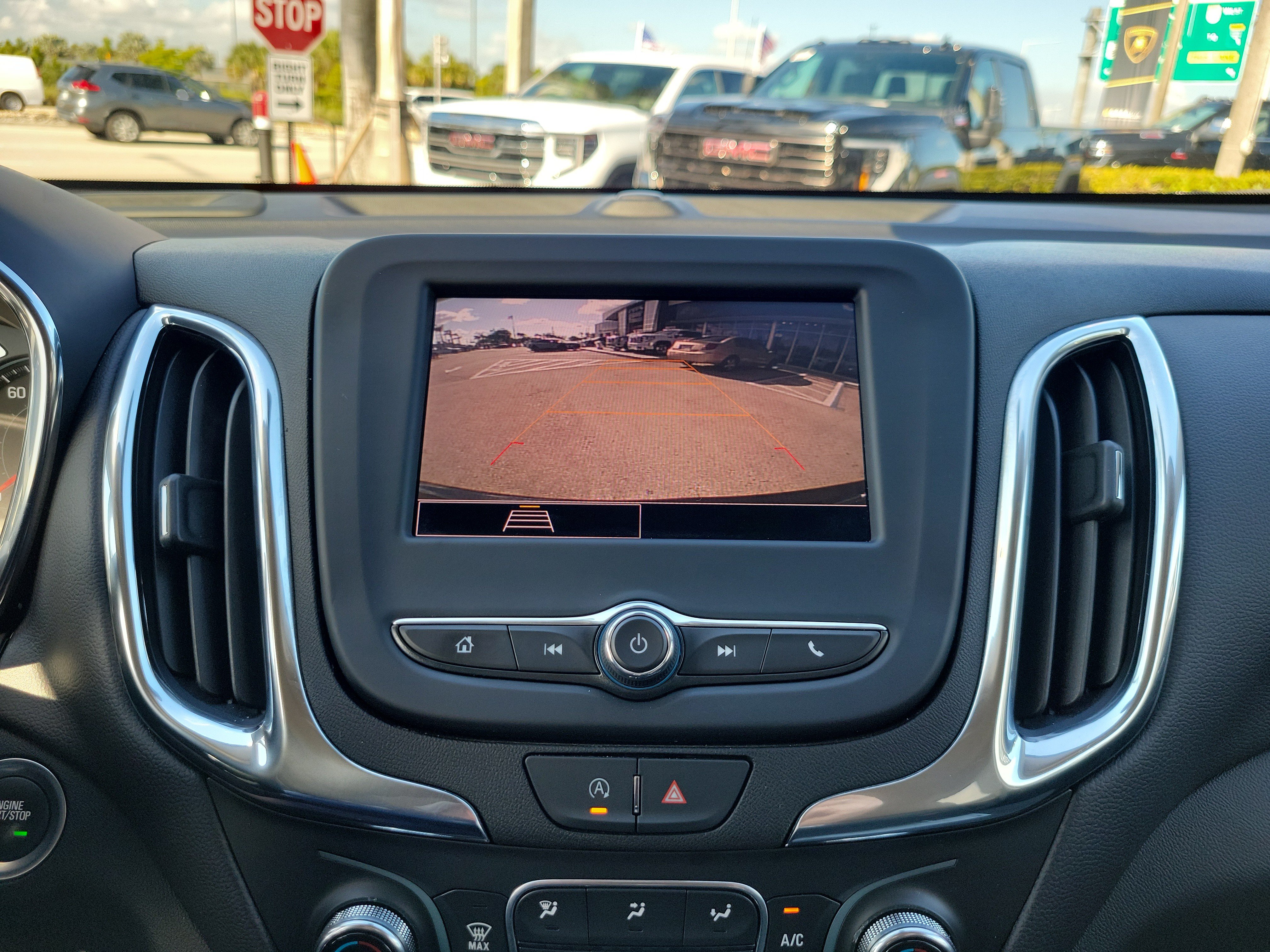 Used 2024 Chevrolet Equinox LT FWD image 10