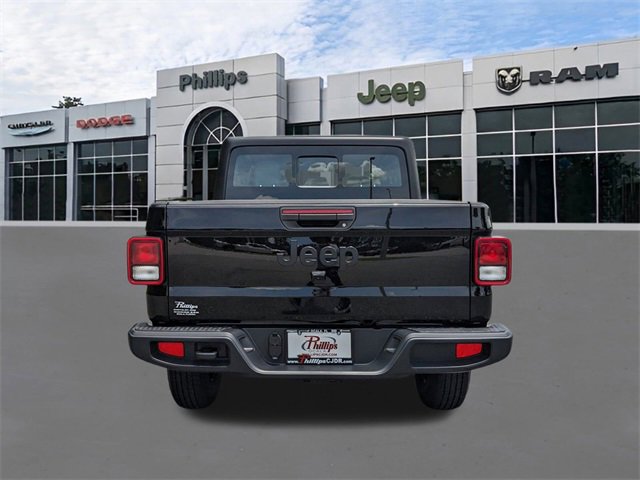 New 2025 Jeep Gladiator Sport image 5