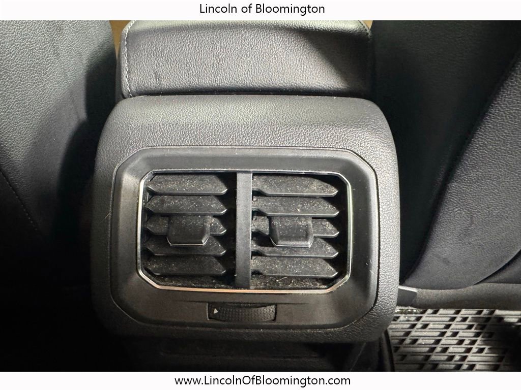 Used 2018 Volkswagen Tiguan SE image 18