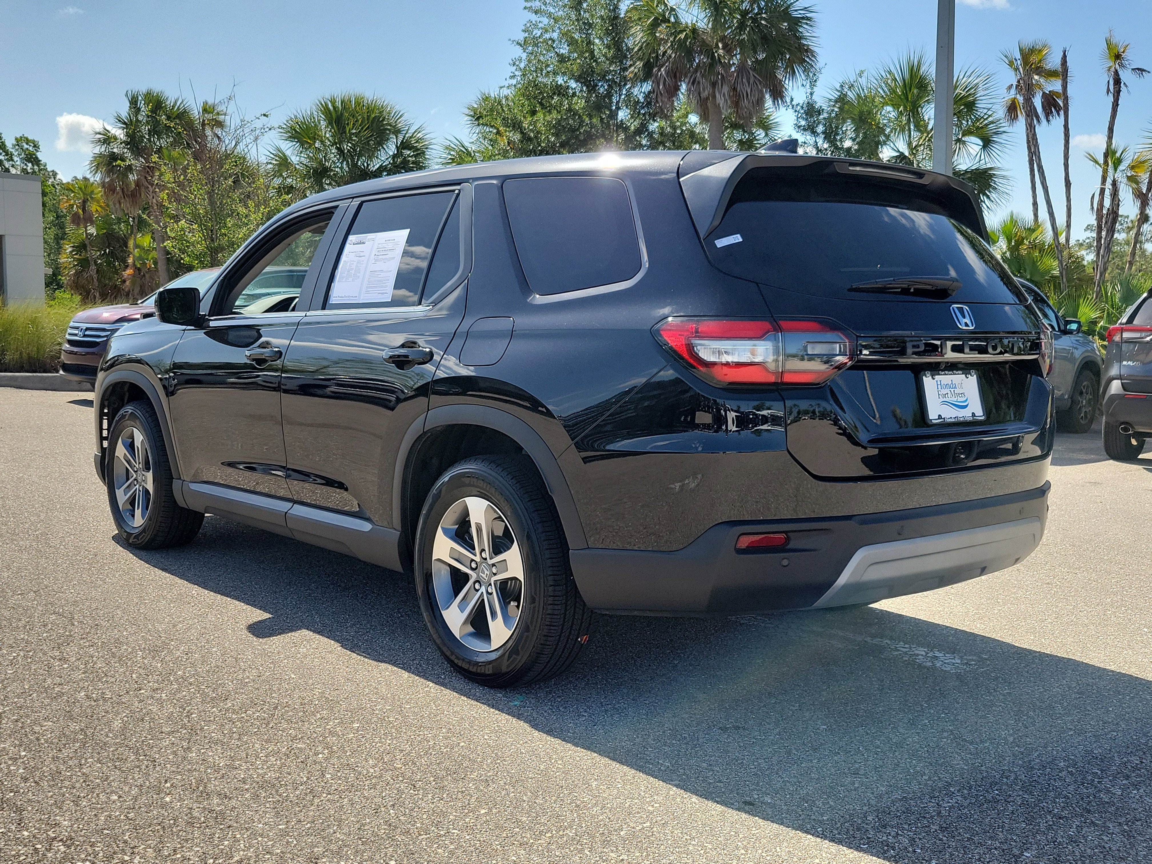 Used 2023 Honda Pilot EX-L image 4