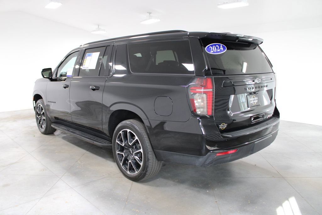 Used 2024 Chevrolet Suburban RST image 8