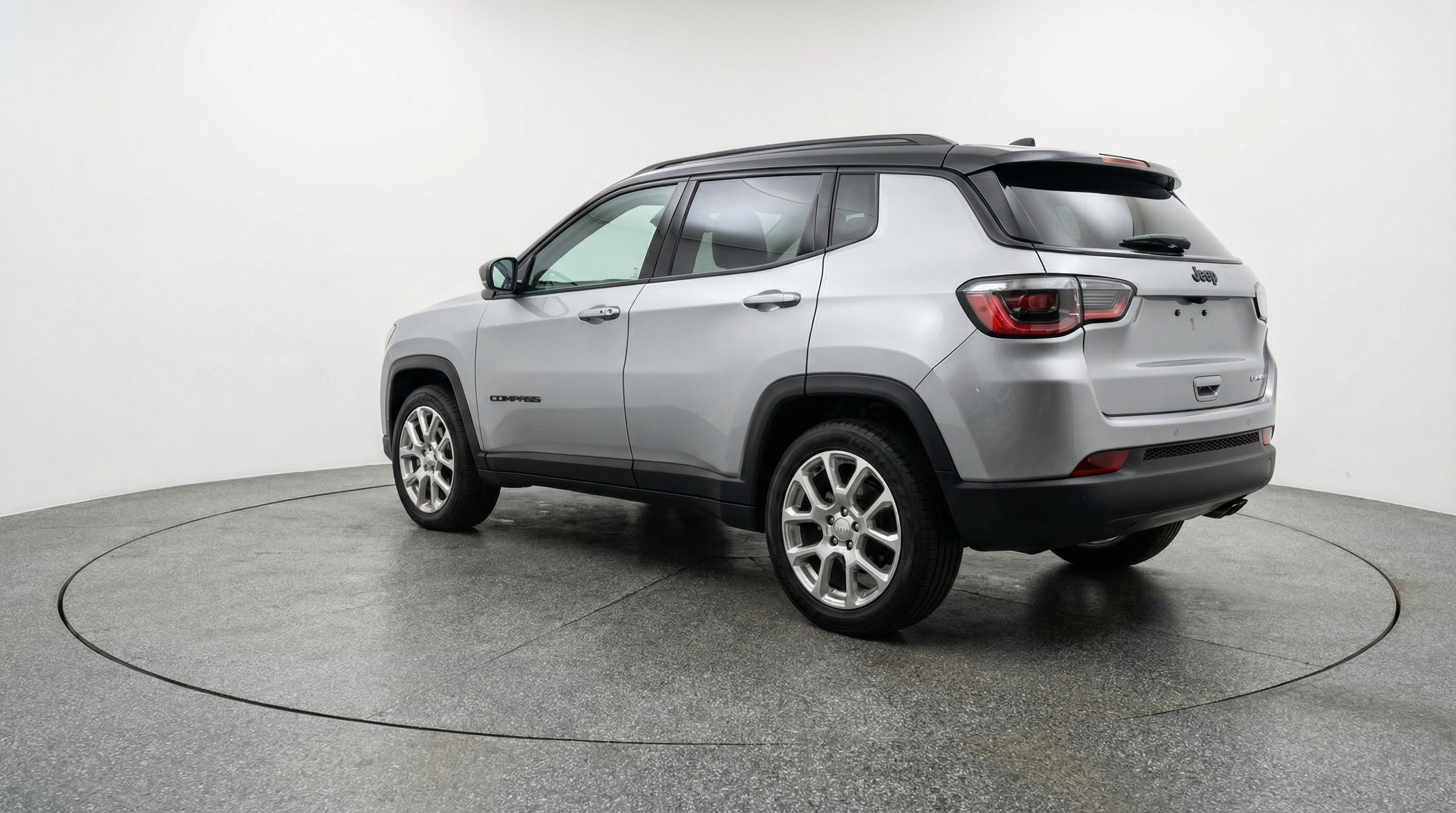 Used 2025 Jeep Compass Limited image 6