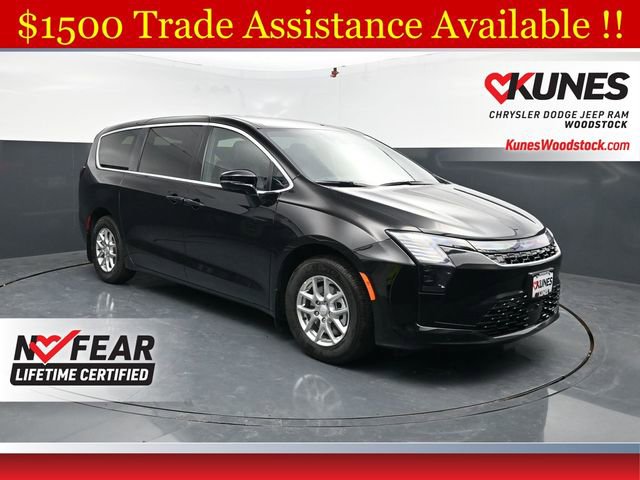 New 2027 Chrysler Pacifica Select FWD image 1