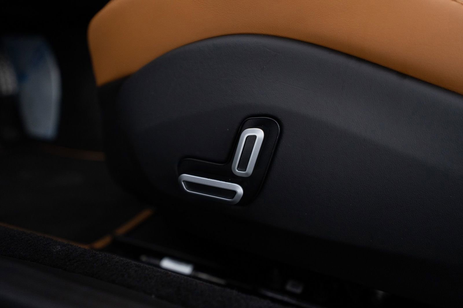 Certified 2025 Ferrari Roma Spider image 29