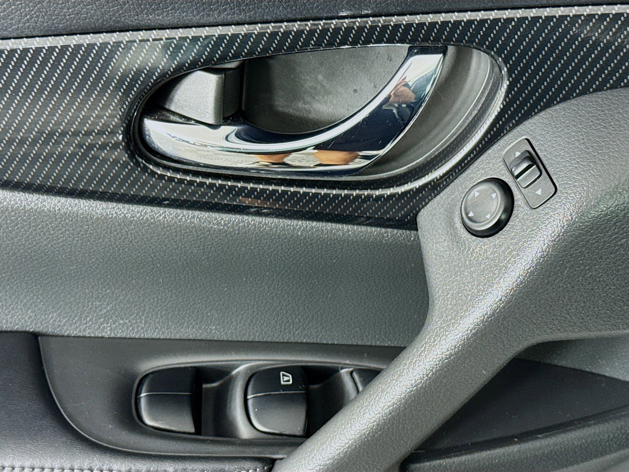 Used 2017 Nissan Rogue SL image 23