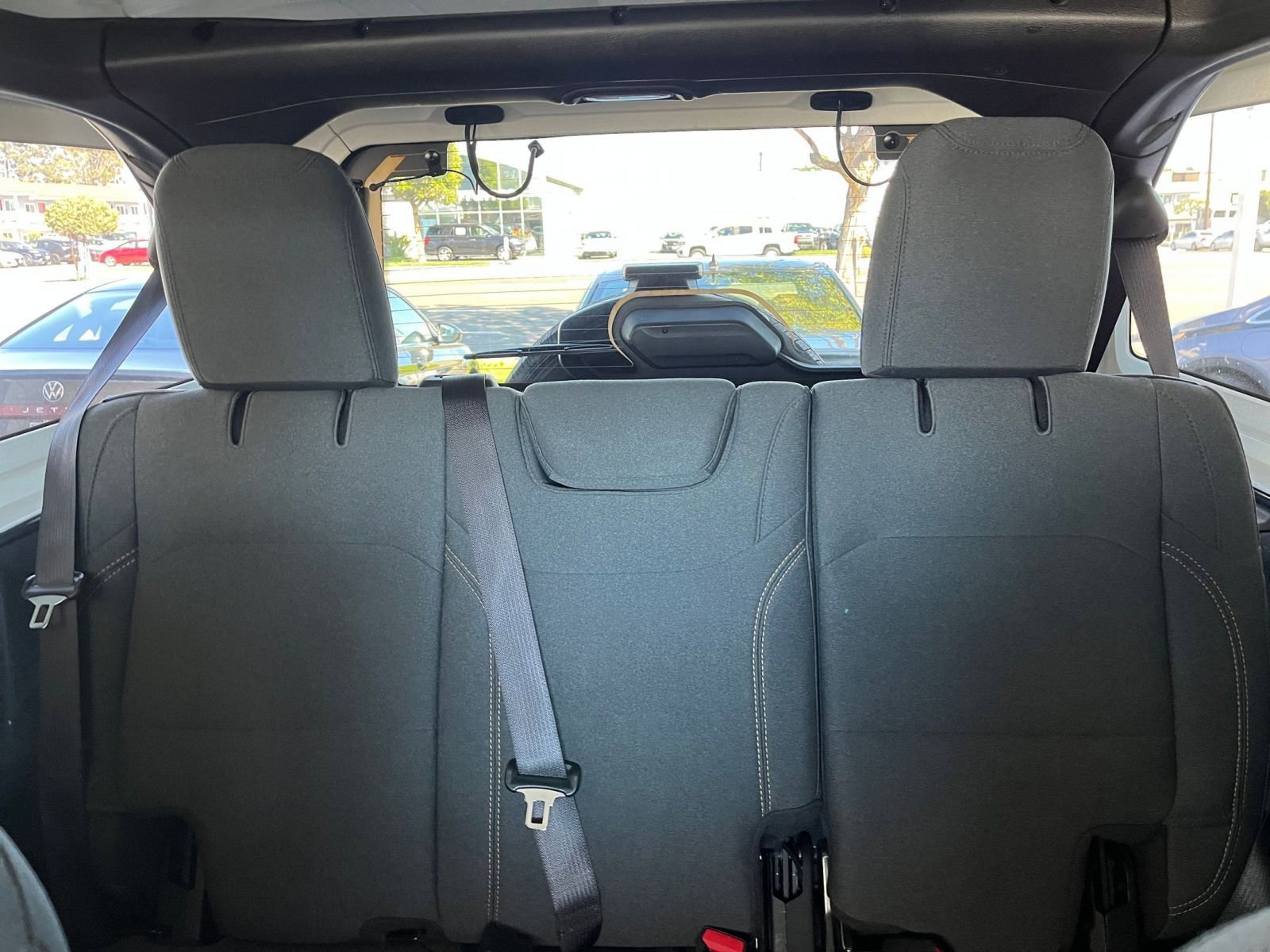 Used 2025 Jeep Wrangler Sahara image 38