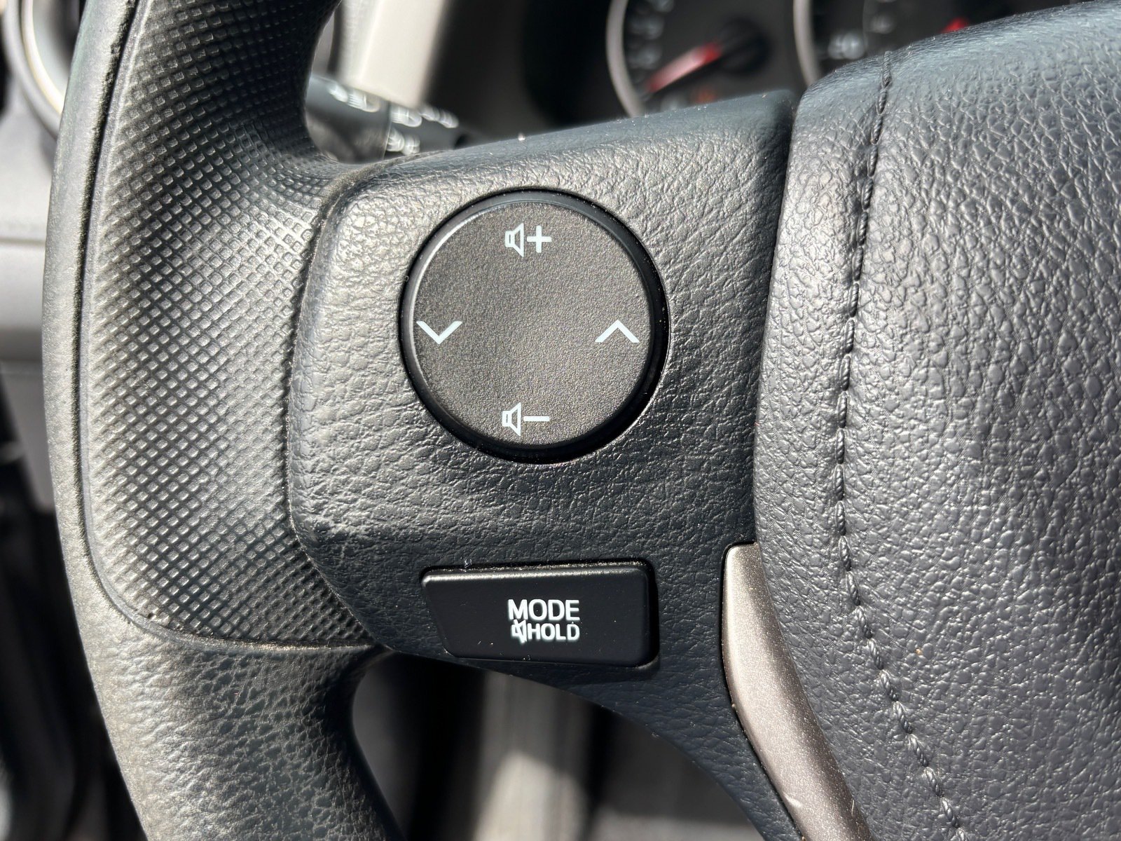 Used 2016 Toyota RAV4 LE AWD/4WD image 22