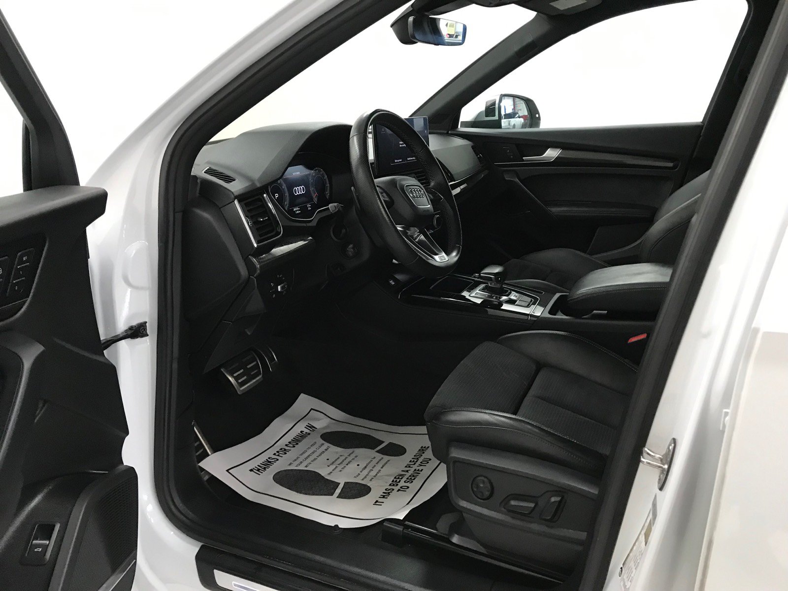 Used 2023 Audi SQ5 Premium Plus w/ Premium Plus Package AWD/4WD image 9