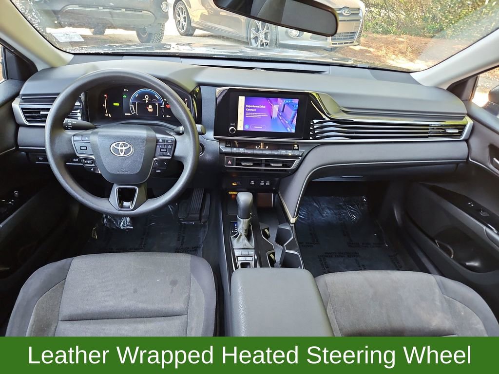 Used 2025 Toyota Camry LE FWD image 9