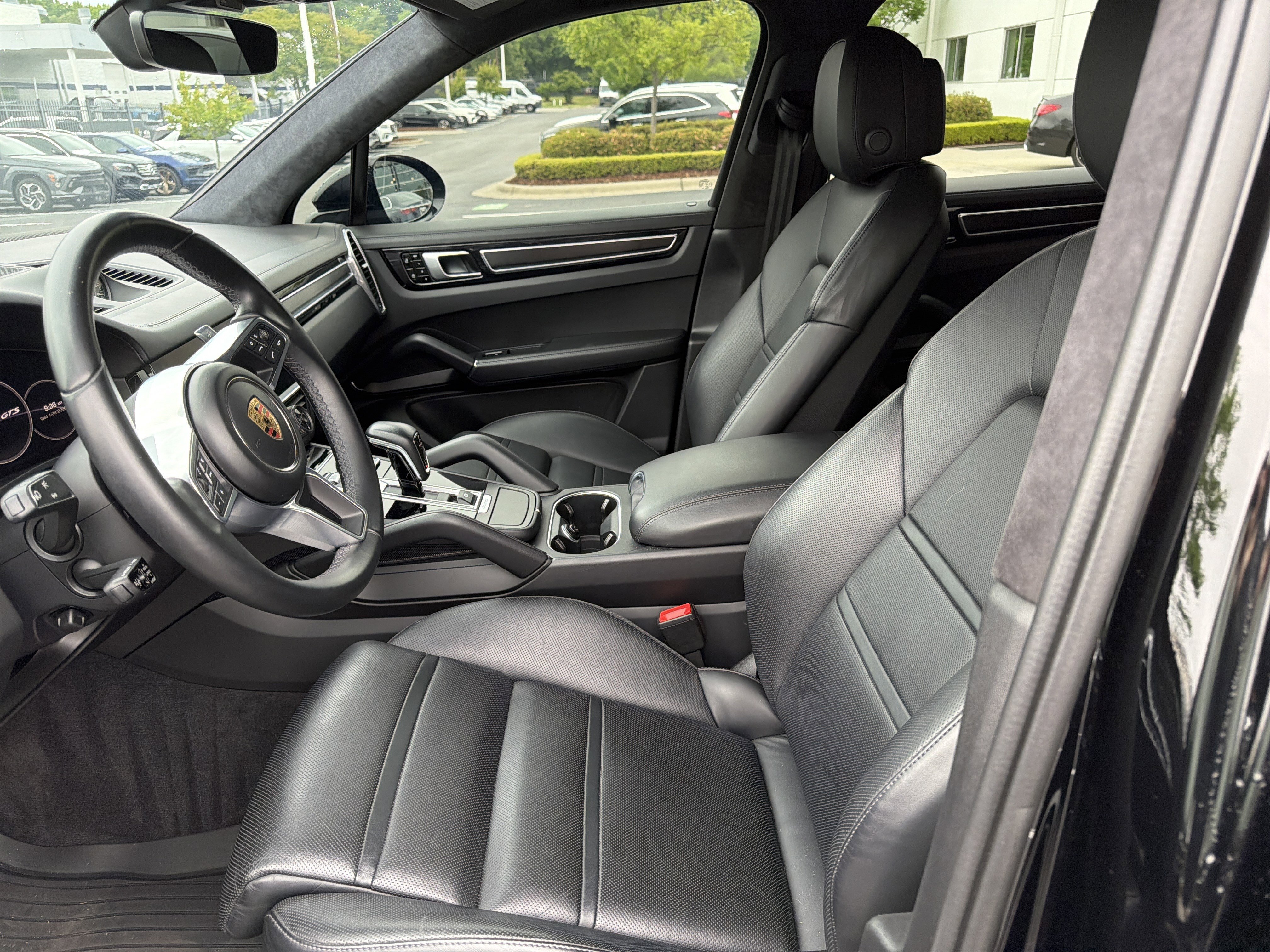 Used 2021 Porsche Cayenne GTS AWD/4WD image 16