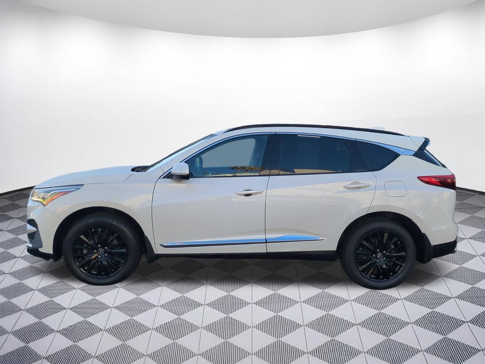 Used 2019 Acura RDX w/ Advance Package AWD/4WD image 2
