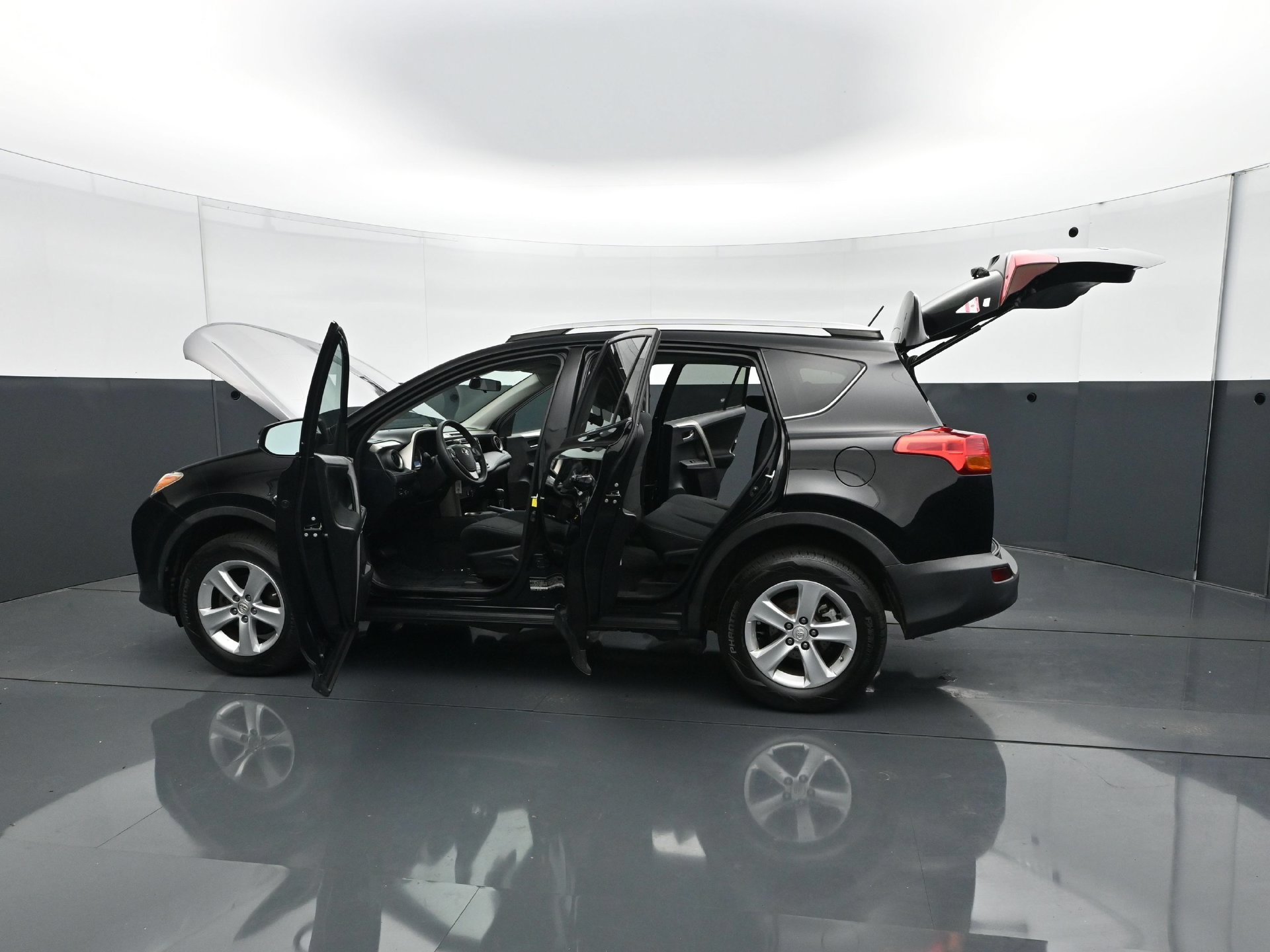 Used 2014 Toyota RAV4 XLE AWD/4WD image 30
