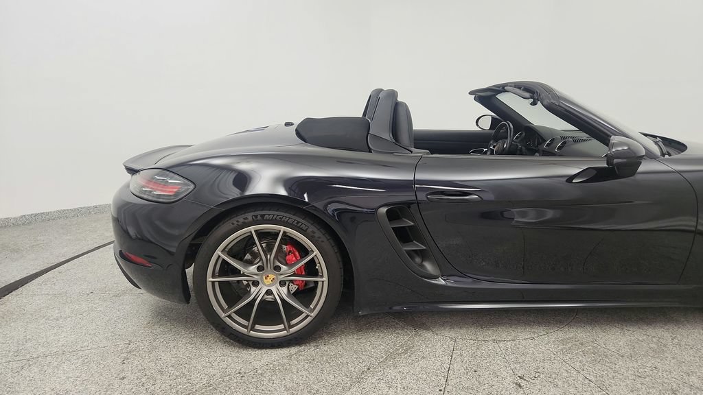 Used 2018 Porsche 718 Boxster S RWD image 17