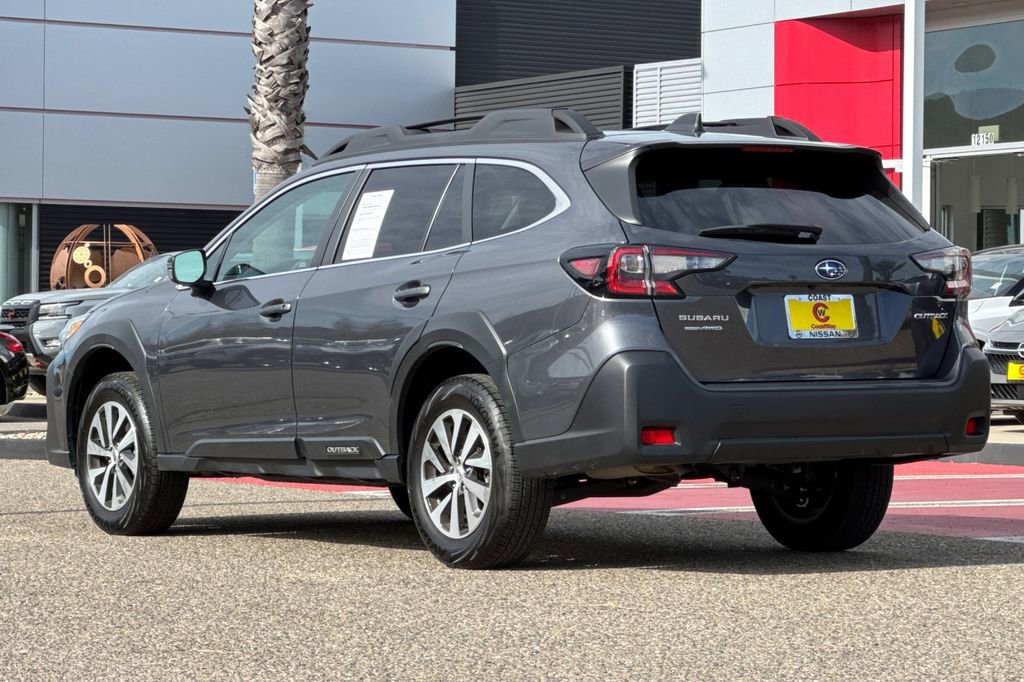 Used 2025 Subaru Outback Premium image 6