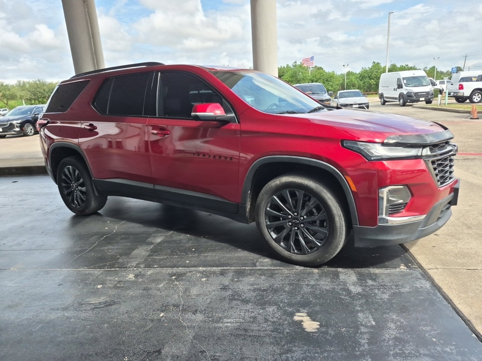 Used 2022 Chevrolet Traverse RS FWD image 4