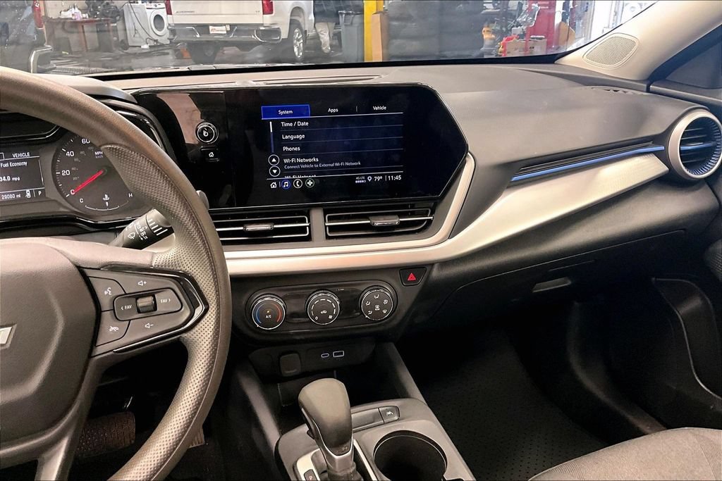 Used 2024 Chevrolet Trax LS FWD image 5