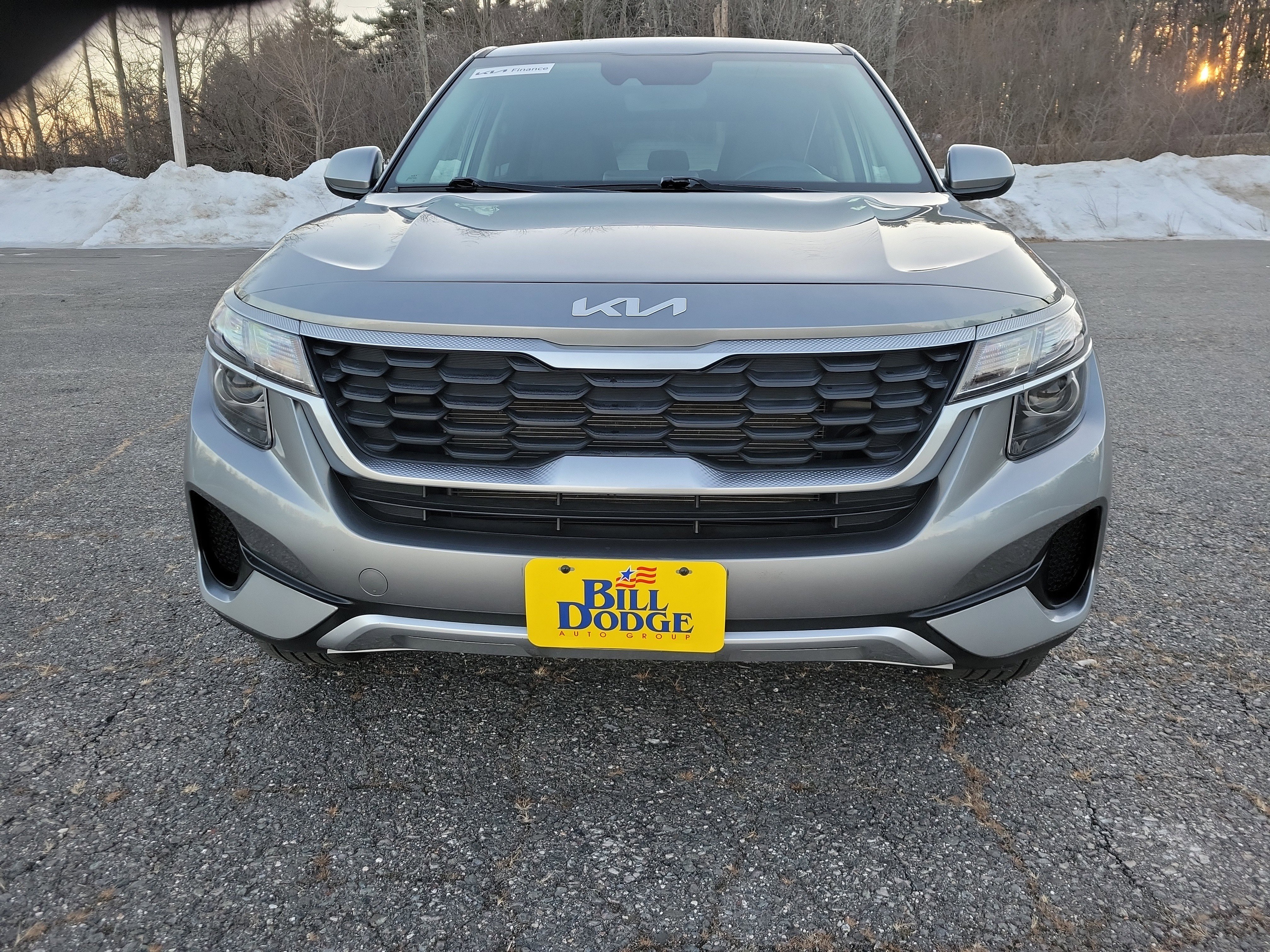 Used 2023 Kia Seltos LX image 2