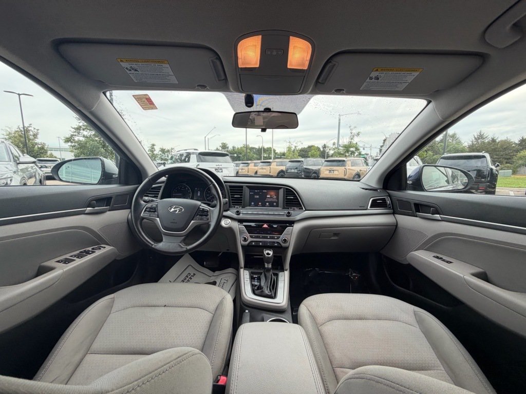 Used 2017 Hyundai Elantra SE w/ SE A/T Tech Package 03 FWD image 7