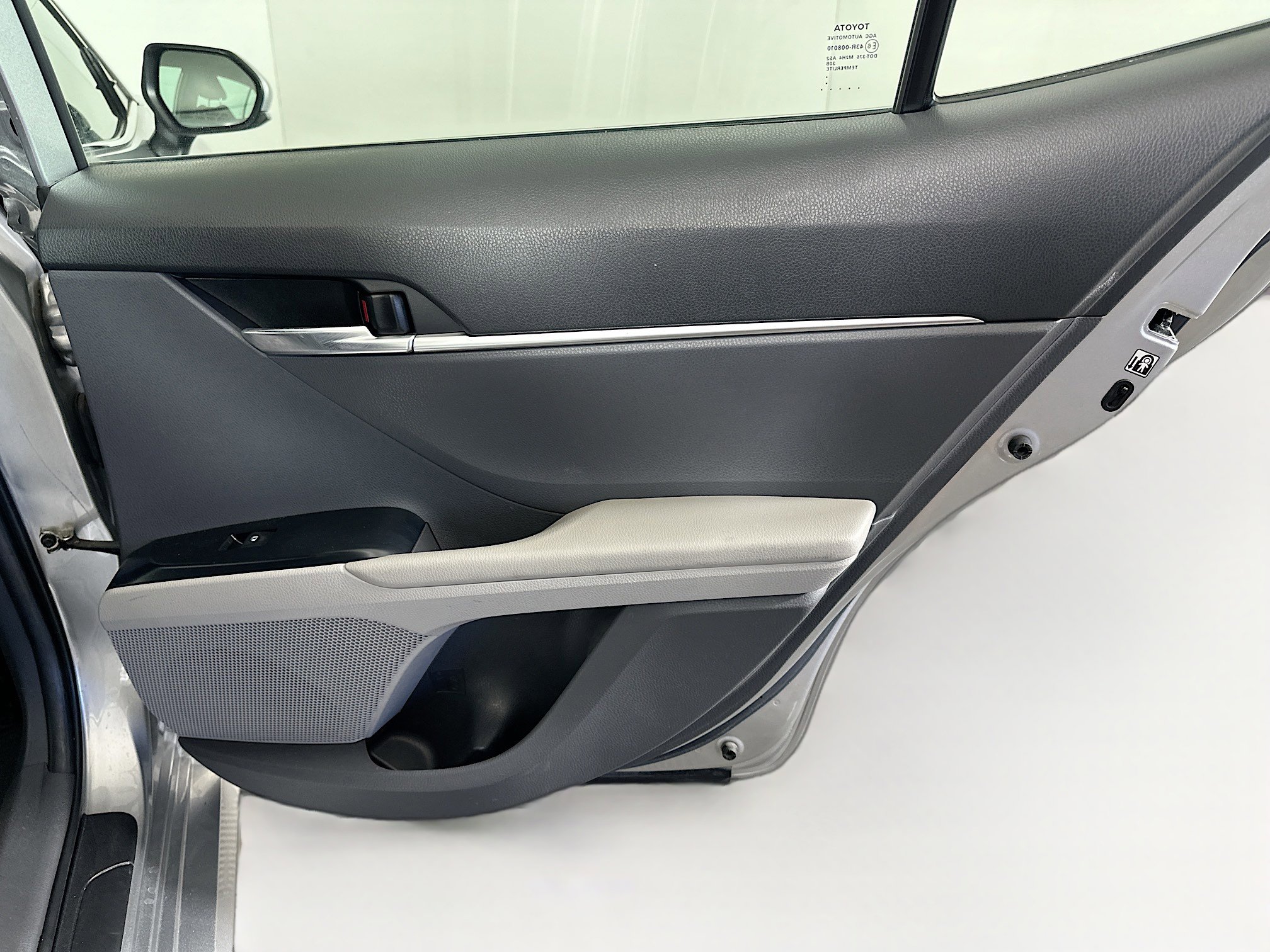 Used 2019 Toyota Camry LE image 28