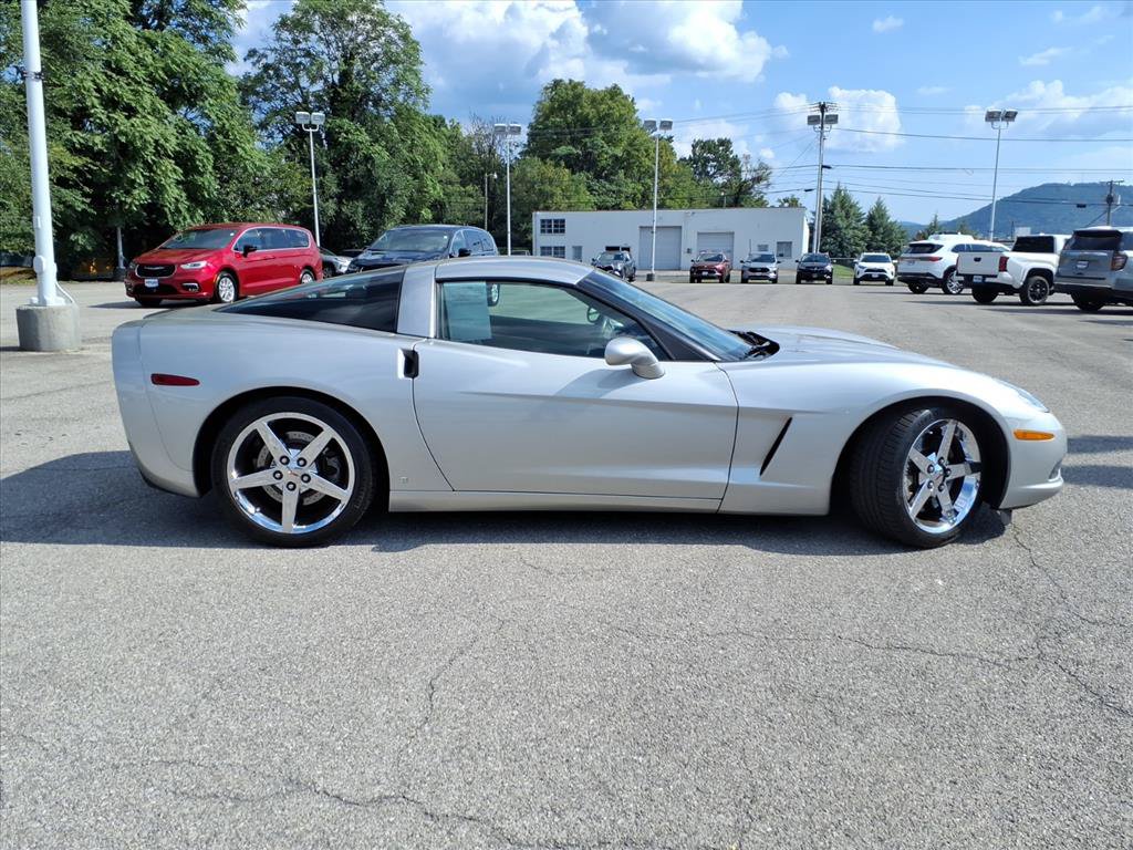 Used 2008 Chevrolet Corvette Coupe w/ Preferred Equipment Group RWD image 3