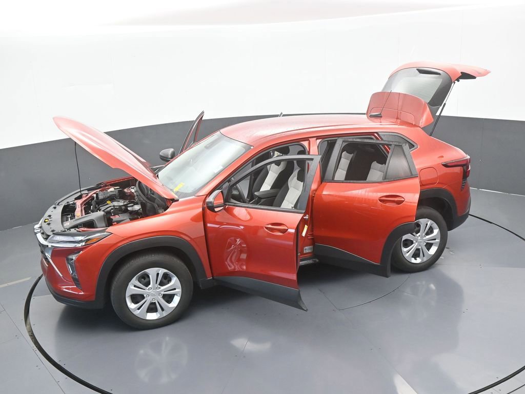 Used 2024 Chevrolet Trax LS image 59