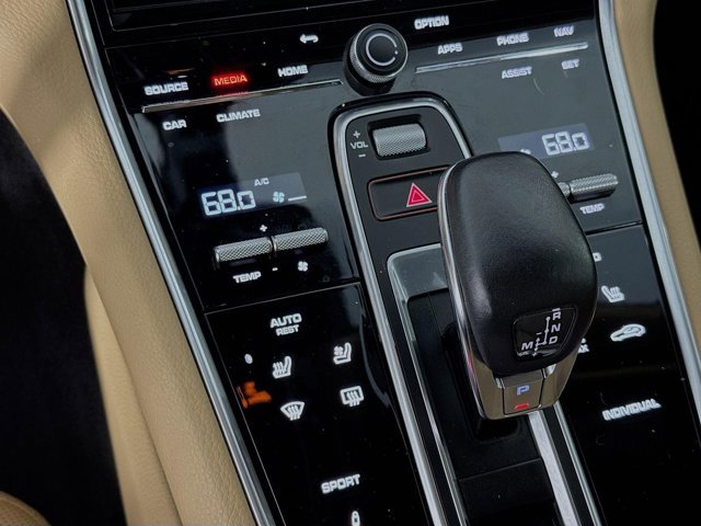 Used 2023 Porsche Panamera 4 Platinum Edition image 18